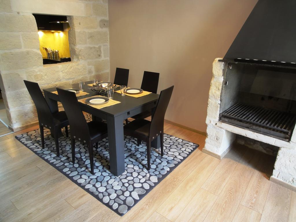 Les Toits D'Uzes Apartment ภายนอก รูปภาพ